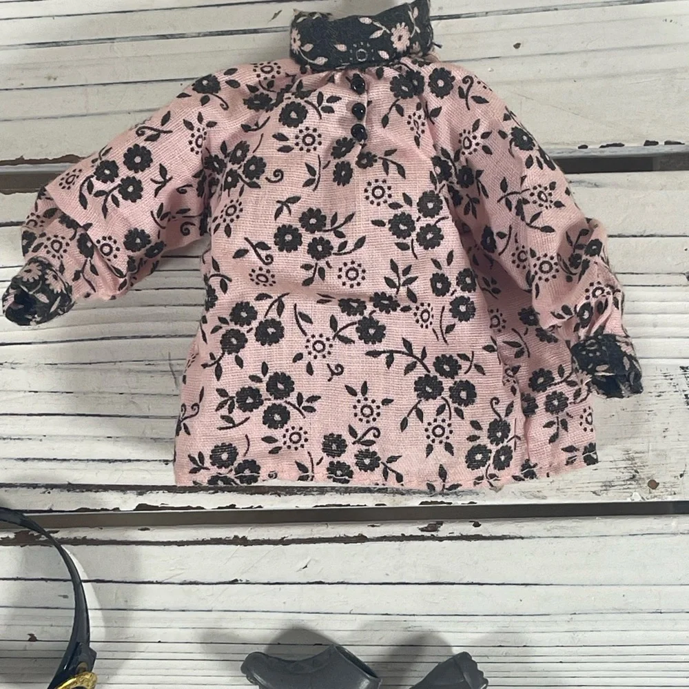 Vintage 1978 Mattel Barbie Doll Figure‎ Clothing Great Condition
